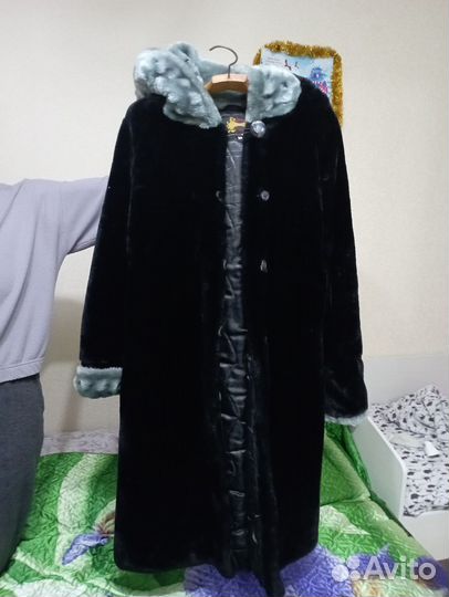 Искусственная шуба длинная с капюшоном