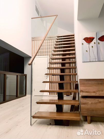 Стеклянное ограждения для лестниц на заказ