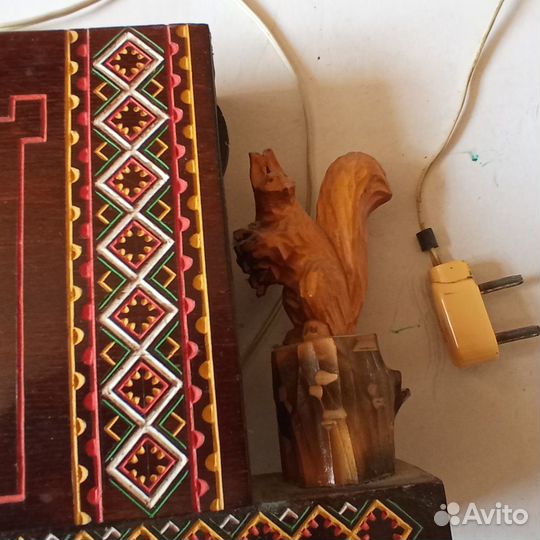 Резное деревянное радио