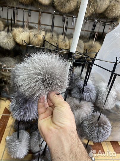 Помпон чернобурка