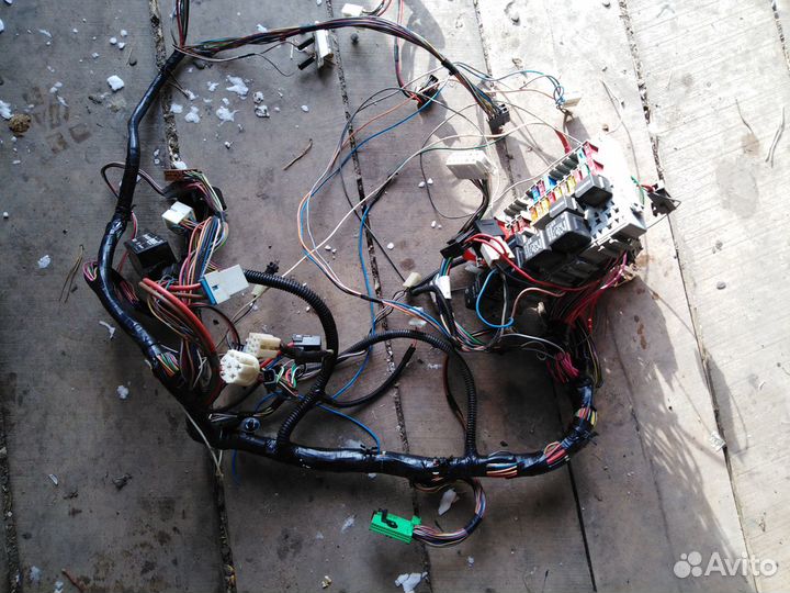 Проводка с блоком предохранителей