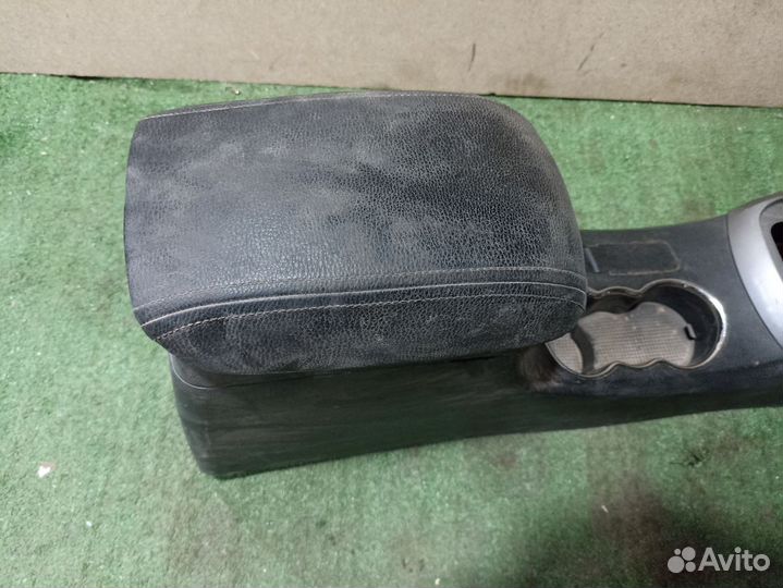 Подлокотник Geely Emgrand EC7 I (2009—2016)