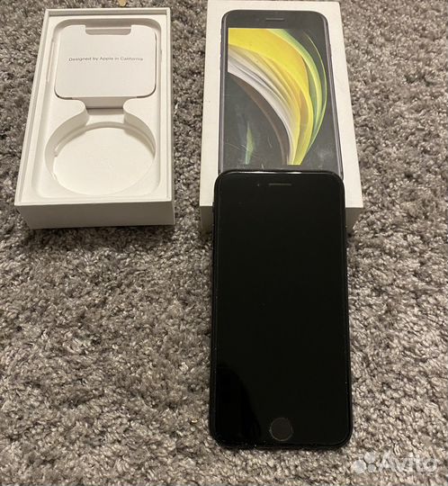 iPhone SE, 64 ГБ