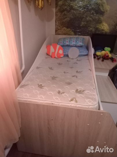 Кровать с матрасом