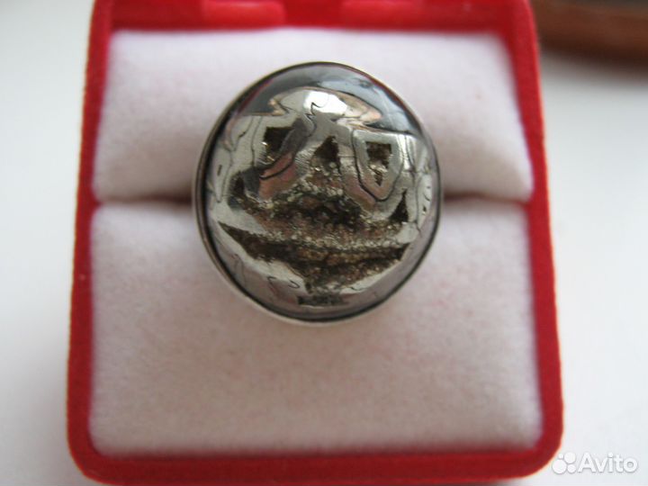 Кольцо и подвеска