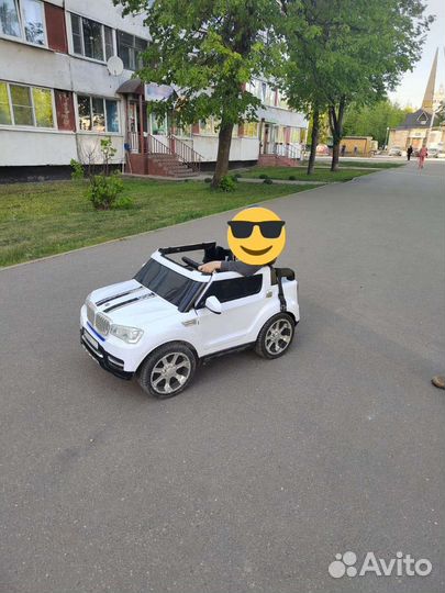 Детский электромобиль bmw