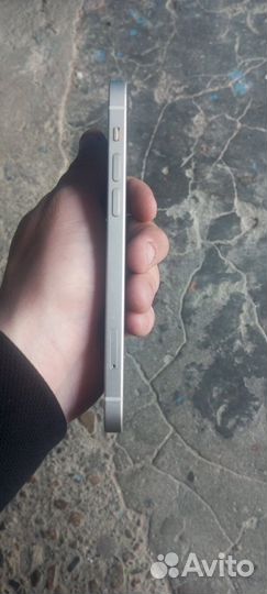 iPhone 12, 64 ГБ