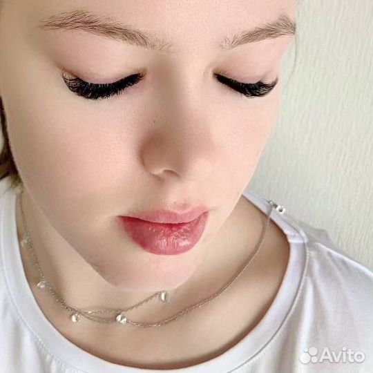 Мастер по наращиванию ресниц