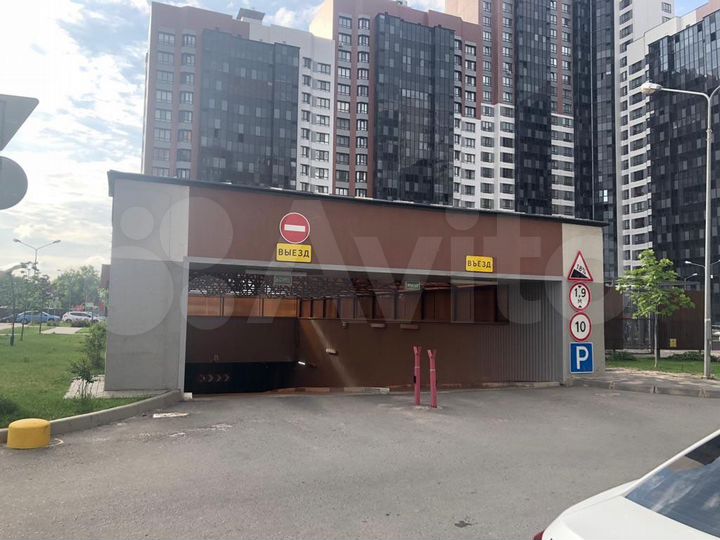 Машиноместо, 14 м²