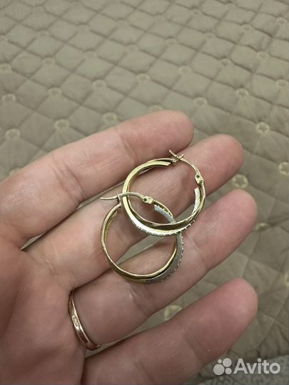 Золотые серьги с бриллиантами