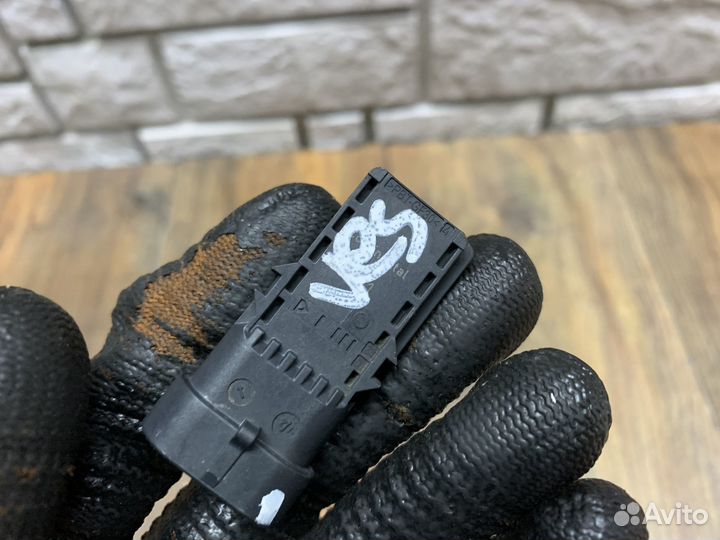 LADA Vesta Датчик давления воздуха 1,6л H4M