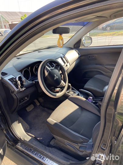 Mitsubishi Outlander 2.0 CVT, 2011, 200 000 км