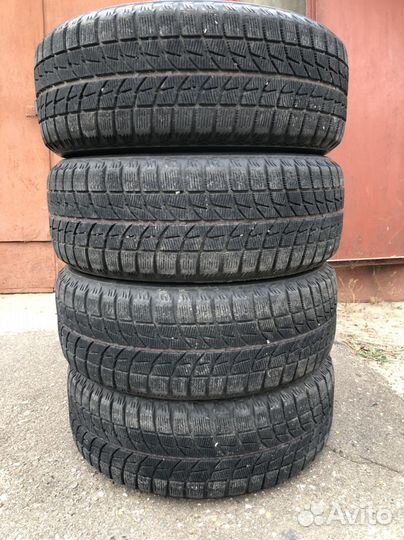 Bridgestone Blizzak WS-60 215/60 R16 95R