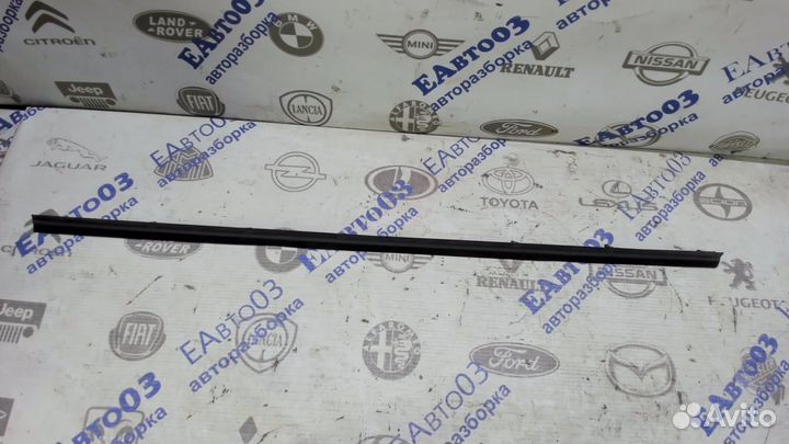 Накладка стекла переднего левого Chevrolet Aveo (T