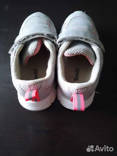 Кроссовки на девочку