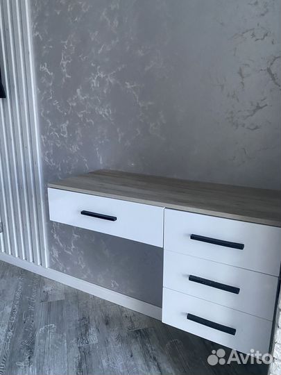 Столик навесной