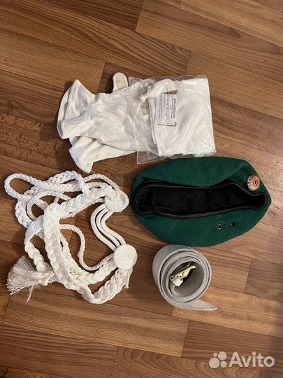 Продам берет, перчатки, кожаный ремень, аксельбант