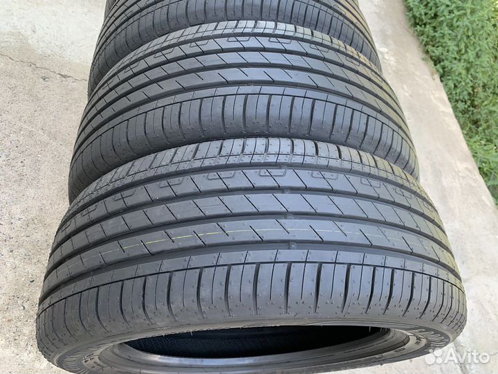 Goodyear EfficientGrip Performance 215/55 R17 94V