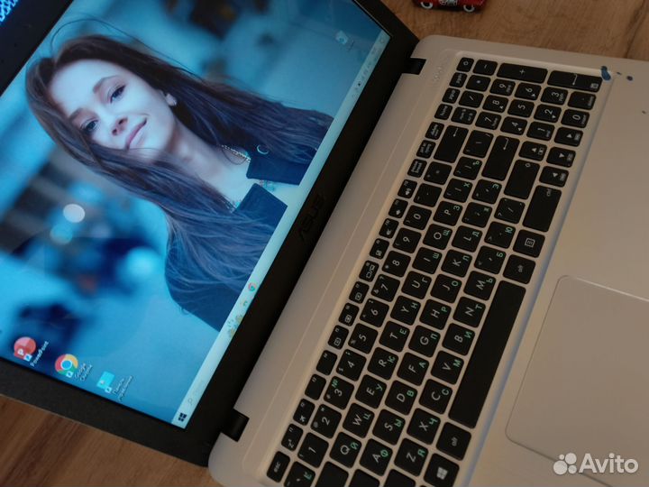 Asus 4ядра SSD для работы и учебы