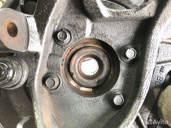 Ступица задняя левая Kia Mohave D6EA 2009