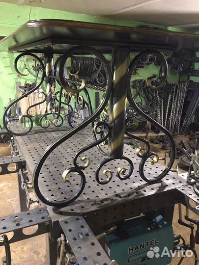Кованый стол, большой, для сада и дачи