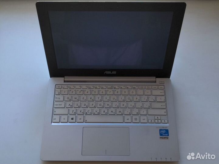 Ноутбук Asus X201E-KX002H