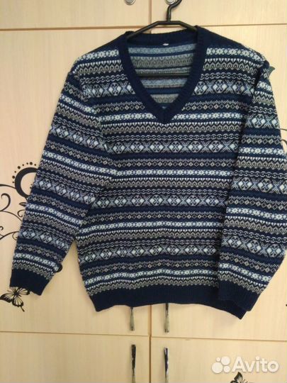 Свитер 46р. (состояние отличное)