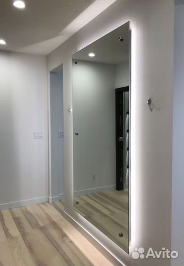 Зеркало с подсветкой большое