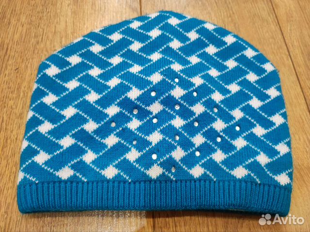 Тёплая вязанная зимняя шапка