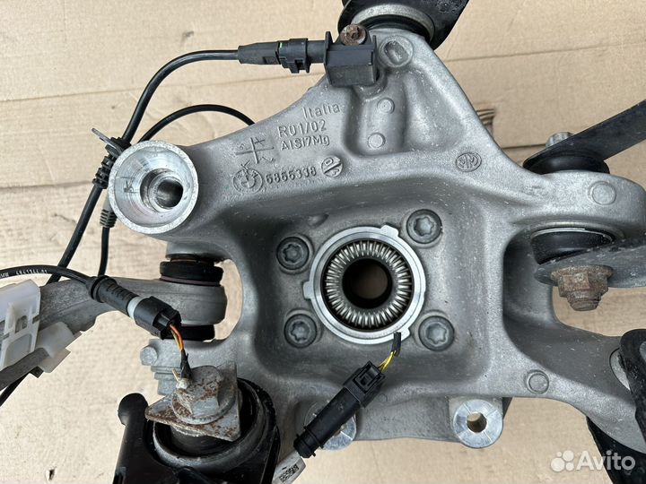 Задний правый кулак в сборе на BMW G30