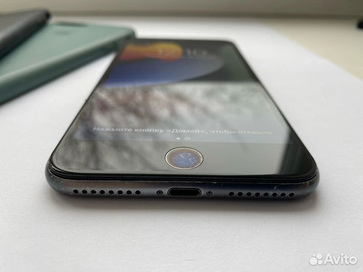 iPhone 8 Plus, 64 ГБ