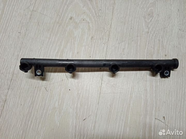 Рампа топливная Nissan almera G15