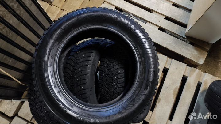 Michelin Latitude X-Ice North 3 215/60 R16