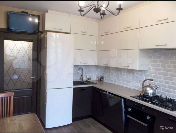 2-к. квартира, 61 м², 3/3 эт.