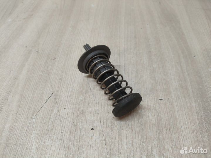 Б/У Отбойник капота Mercedes#001