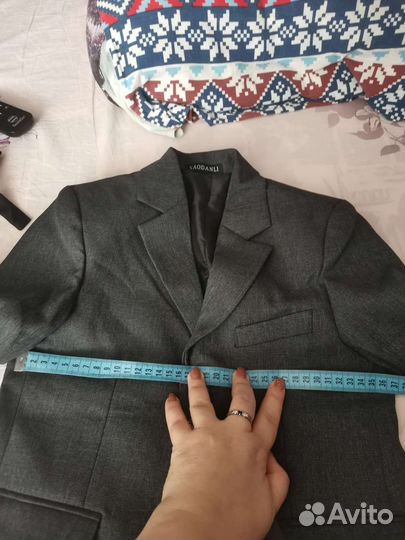 Костюм тройка новый на 116-122см