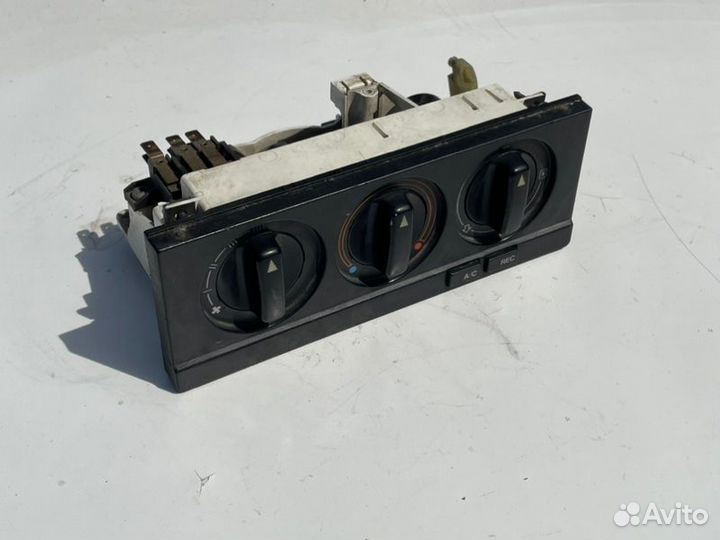 Блок управления климат-контролем Audi 80 B3 RP 1.8
