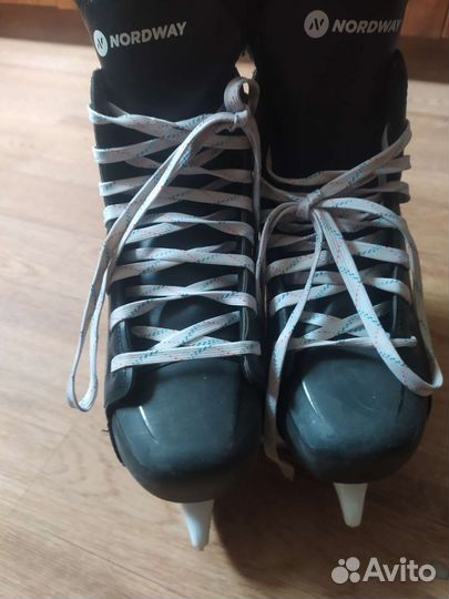 Коньки хоккейные