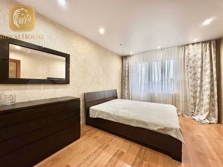 2-к. квартира, 73 м², 8/10 эт.