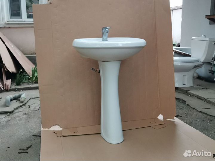 Раковина в ванную бу