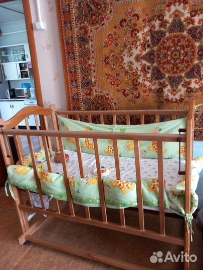 Детская кроватка