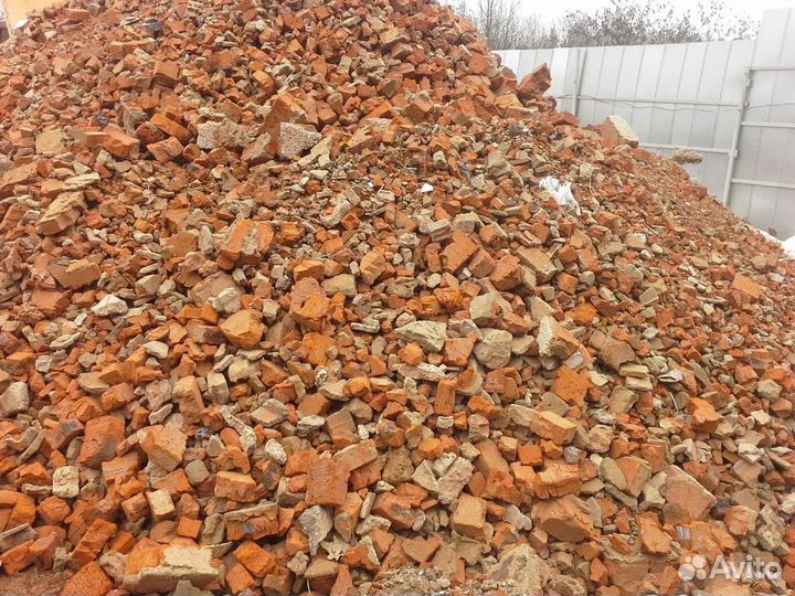 Кирпичный бой бетонный бой вторичный щебень с дост