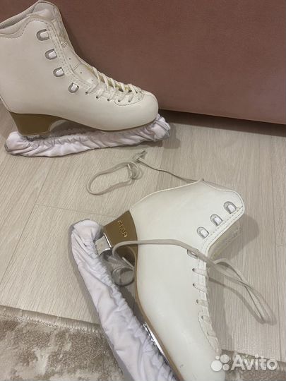 Фигурные коньки edea