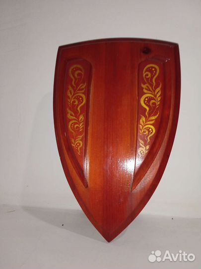 Бутылка фигурная с подставкой Щит и Меч. Редкая