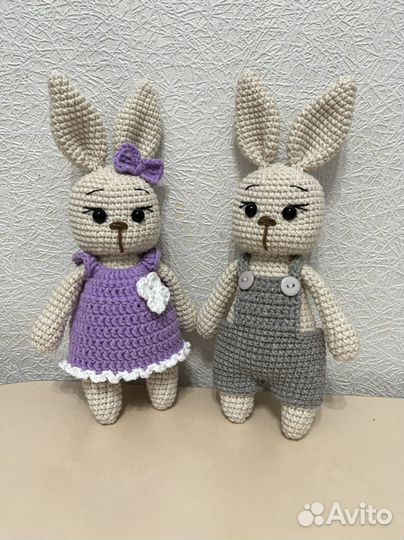 Вязаные игрушки зайка