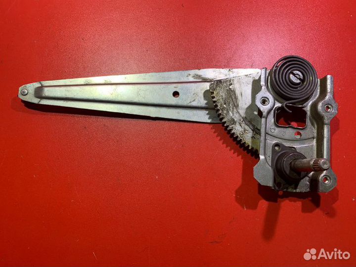 Стеклоподъемник задний левый Toyota Corolla ZRE151