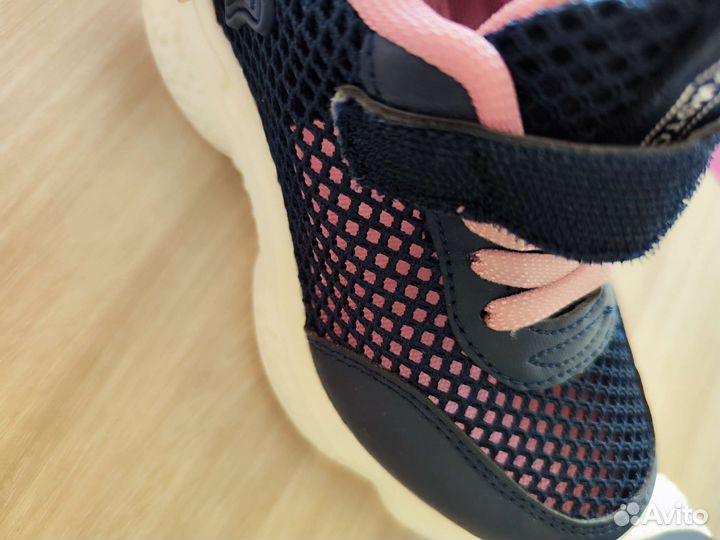 Кроссовки для девочки 28