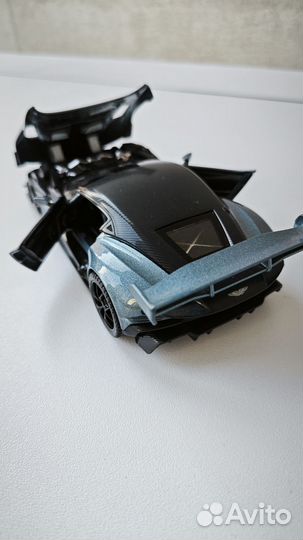 Модель 1:38 Aston Martin Vulcan