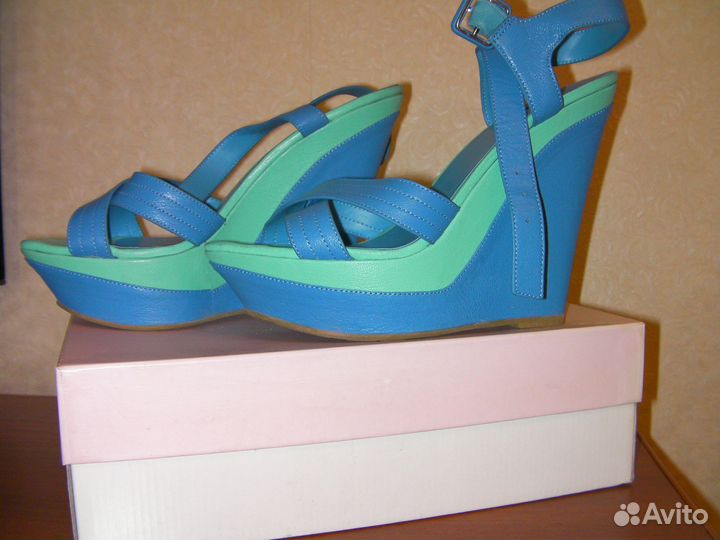 Босоножки Basconi