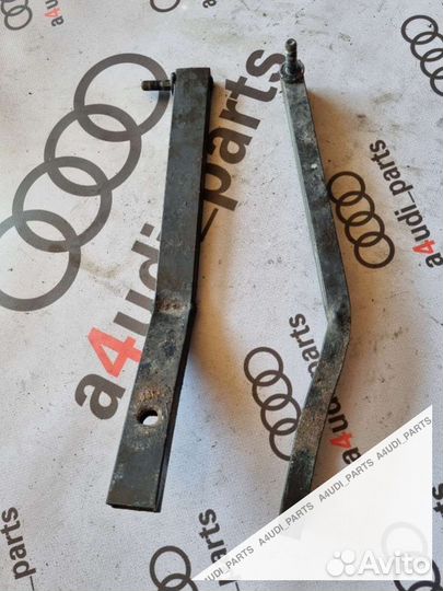 Кронштейн подрамника Audi A5 (S5,RS5) 1 Дизель 8K0805527A, 8K0805528A
